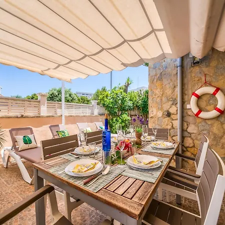 Charming For 6 Guests