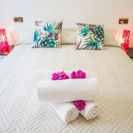 Charming For 6 Guests Ferienhaus *