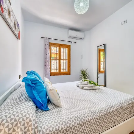 Charming For 6 Guests Ferienhaus *