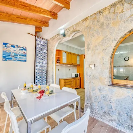 Charming For 6 Guests *
