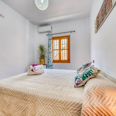 Charming For 6 Guests Ferienhaus